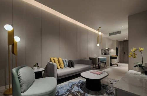 Golden Triangle Hotel | Stylish 1BR Suites Deluxo Bukit Bintang with Breakfast