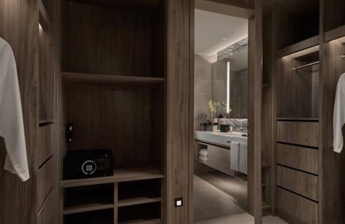 Golden Triangle Hotel | Stylish 1BR Suites Deluxo Bukit Bintang with Breakfast