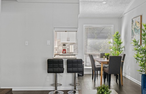 Zilker Apartment | Chic 1BR Zilker Retreat with Breakfast & Family-Friendly Perks