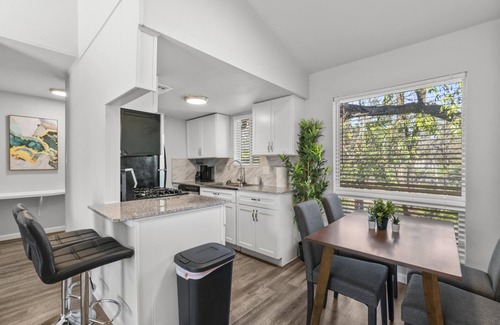 Zilker Apartment | Stylish 1BR Zilker Evonify - Guest Rated 9.4/10