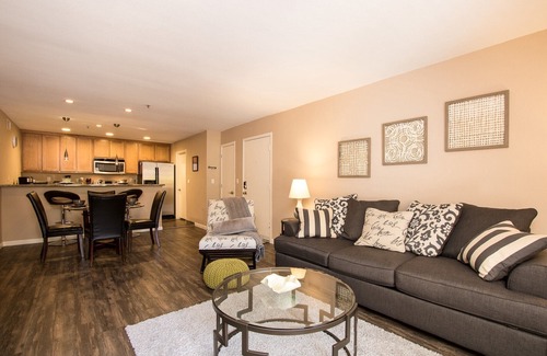 Paradise Valley Village Apartment | Modern 2 Bdrm Condo in PHX - Pool, Spa & Outdoor Adventures