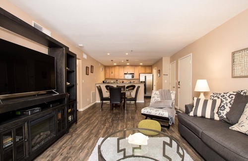 Paradise Valley Village Apartment | Modern 2 Bdrm Condo in PHX - Pool, Spa & Outdoor Adventures