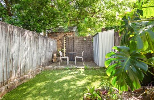 Redfern House | Stylish 2-Bed House with Private Courtyard