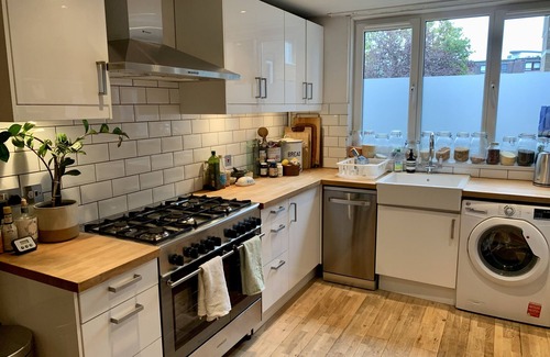 Southwark Apartment | Modern 2 Bedroom Apartment in Vibrant Camberwell/Peckham