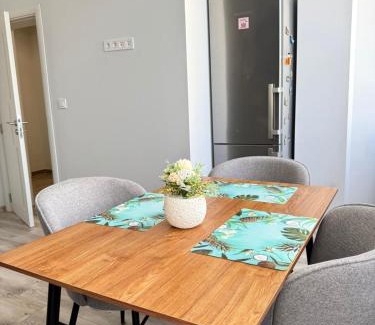 Sofia City Center Apartment | Stylish 2-Bedroom Apartment in Top Center - 5m walk to Metro station Serdika, Sofia statue - 1 FullBath & 1Washroom