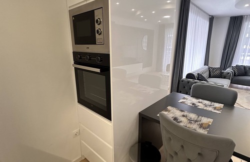 Ilidza Apartment | Stylish Sarajevo Retreat with Panoramic Views & Private Baths