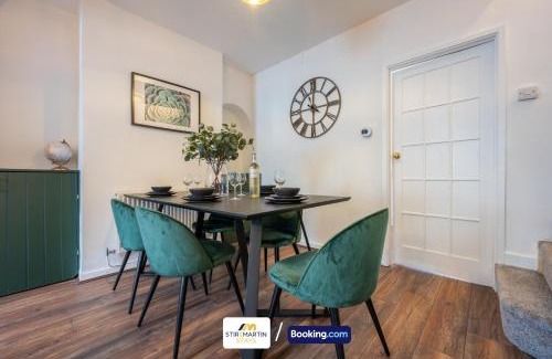 Splott House | Stylish Townhouse with Free Parking - Guest Rated 9.8