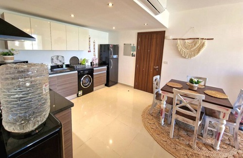 El Gouna Apartment | Elegant 2 BR Unit with Pool in El Gouna, Egypt