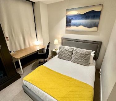 Melbourne Central Business District Apartment | Stylish 2B1B Apartment with Indoor Balcony