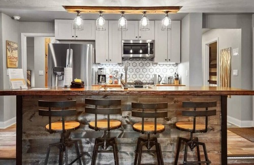 Peak 8 Condo | Modern 2BD Retreat, Steps from Ski Lift & Downtown Fun