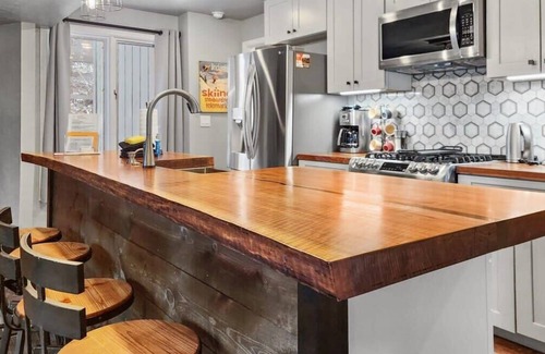 Peak 8 Condo | Modern 2BD Retreat, Steps from Ski Lift & Downtown Fun