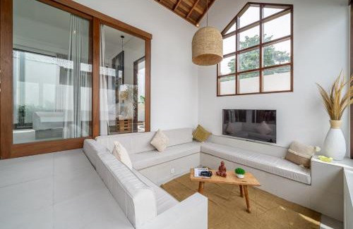 Berawa Villa | Stylish 2BD Villa with Pool in the heart of Canggu