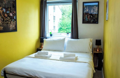 Headingley Apartment | Stylish 2Bed Apt in Leeds with Free Parking