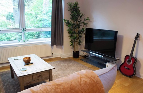 Headingley Apartment | Stylish 2Bed Apt in Leeds with Free Parking