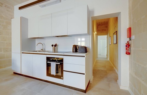 Valletta Apartment | Modern 2BR Apartment with Breakfast in Valletta