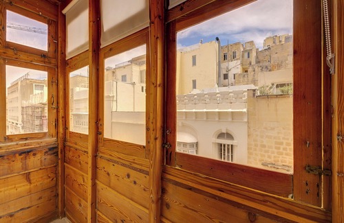 Valletta Apartment | Modern 2BR Apartment with Breakfast in Valletta