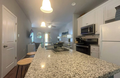Valdosta Apartment | Stylish 2BR Apartment – Walk to VSU, Short Drive to SGMC