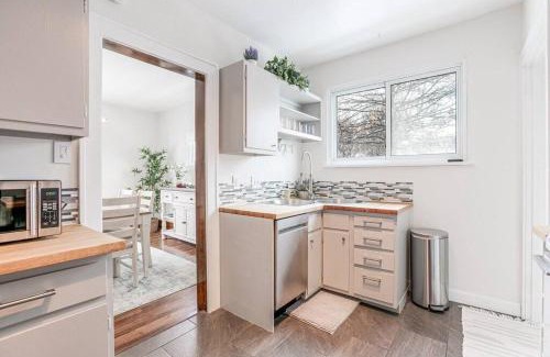 South Bend House | Guest Rated: Impressive 2BR Home Near Notre Dame!