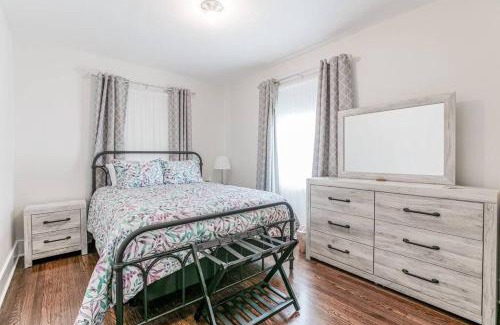 South Bend House | Guest Rated: Impressive 2BR Home Near Notre Dame!