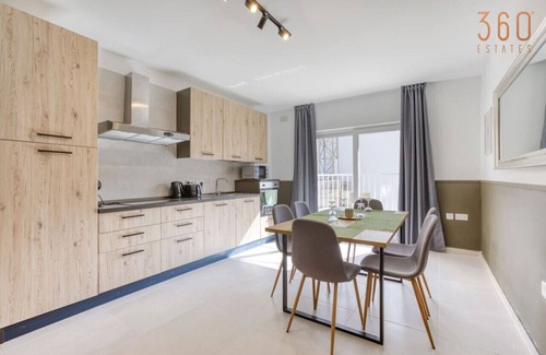 Pieta Apartment | Stylish 2BR home with Balcony in central Pieta