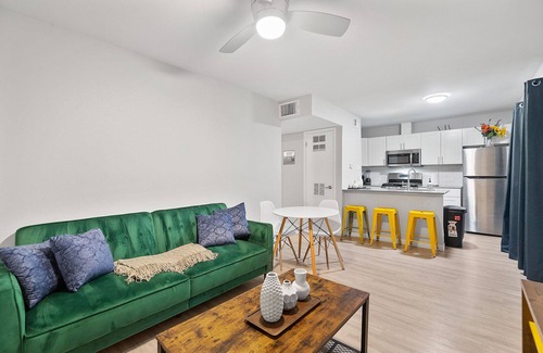 Highland Apartment | Stylish 2BR in Highland Austin TX 3330