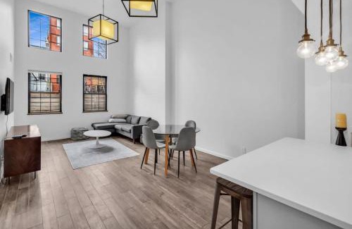 Gowanus Apartment | Modern 2BR Loft in Carroll Gardens - Pet and Child Friendly