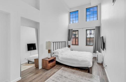 Gowanus Apartment | Modern 2BR Loft in Carroll Gardens - Pet and Child Friendly