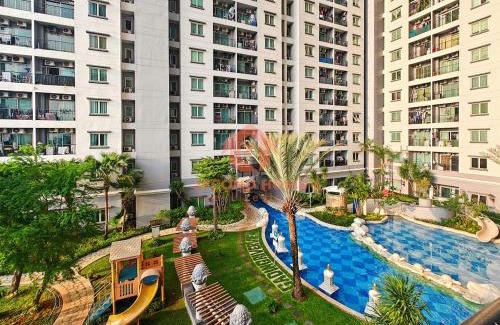 Kelapa Gading Barat Apartment | Stylish 2BR MOI Apt with Pool, Gym, Wi-Fi