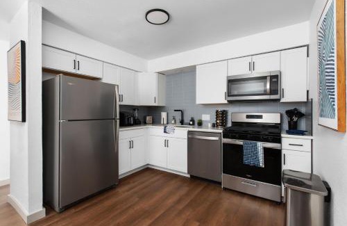 South Lamar Apartment | Stylish 2BR Oasis with Private Patio - Sleeps 8