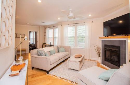 Harrison Lenox Apartment | Pet-Friendly 2-Bedroom Retreat with Great Reviews