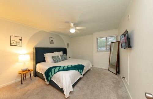 West End Apartment | Perfectly Located 2BR/2BA Near Broadway with Free Parking