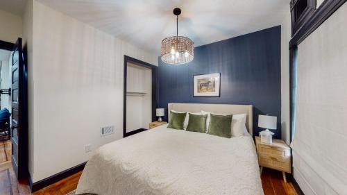Old Louisville Apartment | Trendy 2nd Floor Apartment with Pool Table near Churchill Downs