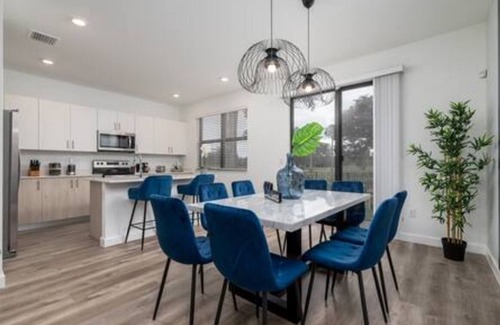 Survey Creek House | Outstanding Townhome Near Inter Miami with Pool & Spa