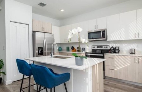 Survey Creek House | Outstanding Townhome Near Inter Miami with Pool & Spa