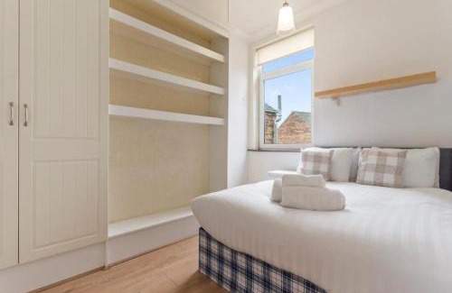 Nottingham House | Stylish 3-Bed Home Near Nottingham City Centre