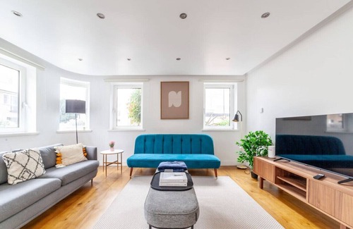 Somers Town Apartment | Modern 3-Bedroom Retreat Near Camden Town & King's Cross