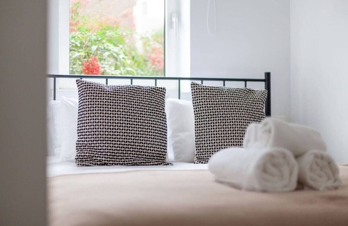 Somers Town Apartment | Modern 3-Bedroom Retreat Near Camden Town & King's Cross