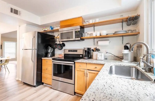 Parker Lane House | Ideal 3BR Oasis with Pool, Minutes from Downtown & Airport