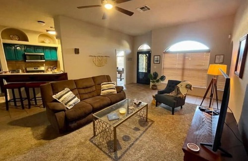 Las Cruces House | Elegant 3-Bed Retreat with Sunset Views and Game Room