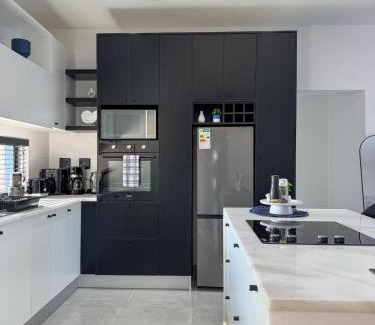 Karibib Apartment | Stylish 3 Bedroom Group Stay