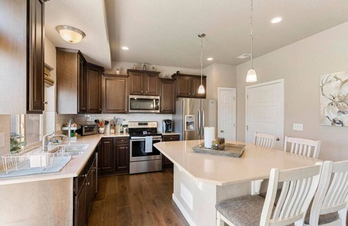 Fountain House | Stylish 3 Bedroom Home with Rooftop Deck & Great Amenities