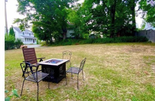 Warwick House | Modern 3-Bedroom Home in Warwick Village - Rated 10/10