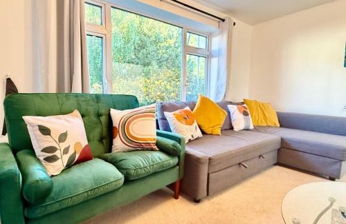 Kidlington Villa | Horizon Villa: Modern 3-Bedroom with Garden & Netflix