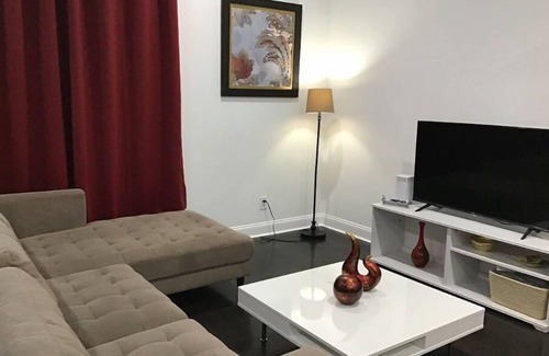 Center City Apartment | Modern 3BD Apartment with Jacuzzi and Spa Amenities