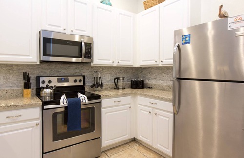 Bahama Bay Apartment | Stylish Beach-Style 3BR Condo with Pool & Spa Amenities