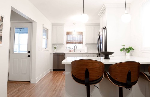 Macalester - Groveland House | Relax in Style: Family-Friendly with Top Amenities