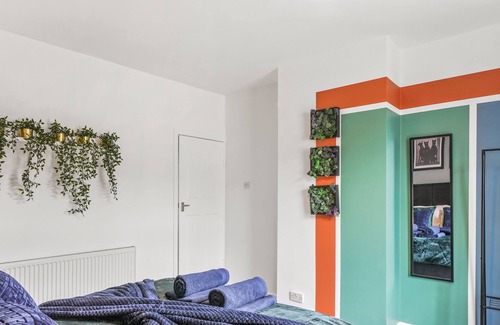 Thurnscoe House | Stylish 4 Bed House in Yorkshire