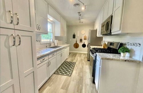 Ridgecrest House | Modern 4-Bedroom Home Near Bryan & College Station