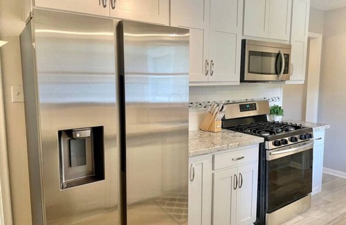 Ridgecrest House | Modern 4-Bedroom Home Near Bryan & College Station