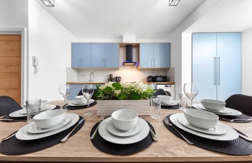 Marlborough Apartment | Modern 4-Bed Retreat with Family-Friendly Amenities